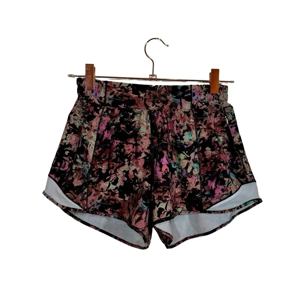 Lululemon Hotty Hot Low-Rise Lined Short 4